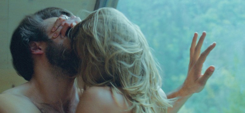 "W spirali": Jedno wielkie udawanie. RECENZJA filmu Konrada Aksinowicza