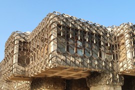 NAJRUŽNIJA GRAĐEVINA NA SVETU nalazi se u centru Prištine i ljudi NE MOGU DA JOJ SE NAČUDE: Izaziva UZNEMIRENOST i HAVARIJU U GLAVI već na prvi pogled