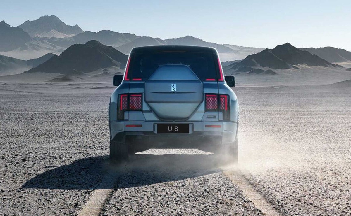 YangWang to luksusowa marka należąca do chińskiego koncernu BYD. Właśnie zadebiutowały dwa pierwsze modele: U8 i U9. Pierwszy to potężny SUV, a drugi to supersamochód. Oba modele mogą już niebawem pojawić się w Europie.