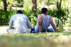 Domy dla imigrantów z Afganistanu koczujących w centrum Aten