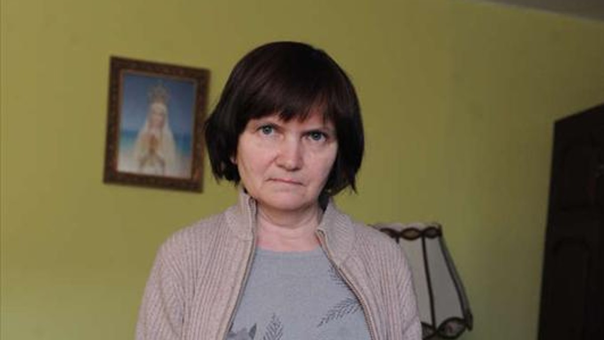 Danuta Bieńkowska z Sochaczewa (woj. mazowieckie) nie spodziewała się, że prokuratura umorzy dochodzenie przeciwko komornikowi, który ściągnął z jej konta prawie 30 tysięcy złotych, mimo że nikomu nic nie była dłużna. Emerytka miała przeznaczyć pieniądze na leczenie.