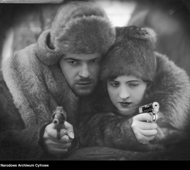 Adam Brodzisz i Jadwiga Smosarska w filmie "Na Sybir" (1930)