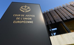 Ekspert o wyroku TSUE: frankowicze zyskali potężną broń w walce z bankami