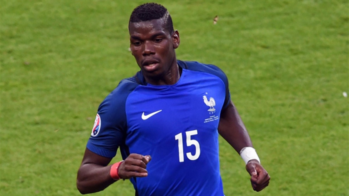 - Paul Pogba może grać lepiej i musi grać lepiej - stwierdził Didier Deschamps w piątek po meczu Francuzów z Bułgarami (4:1). Trzy dni później piłkarz Manchesteru United odpowiedział najlepiej, jak można było, strzelając zwycięskiego gola z Holendrami (1:0).