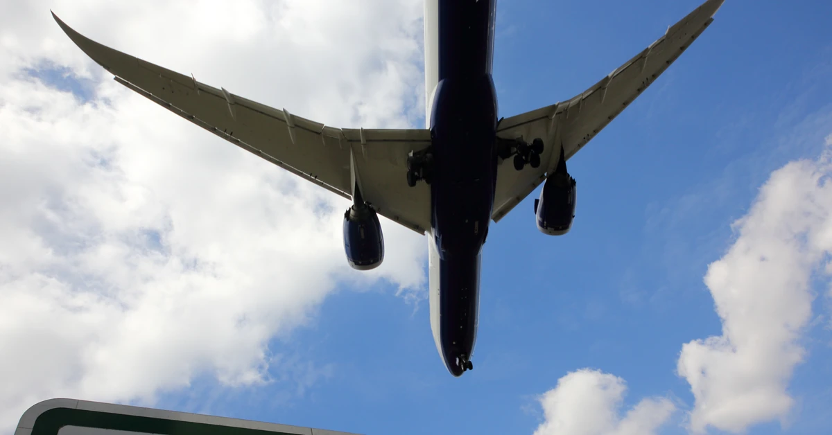 Poważny incydent na lotnisku Heathrow. Służby ratunkowe w akcji