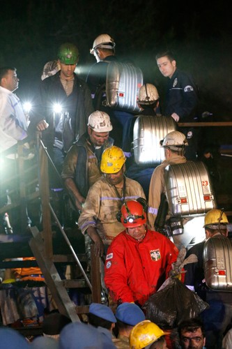 Akcja ratunkowa po katastrofie w kopalni w Soma w Turcji