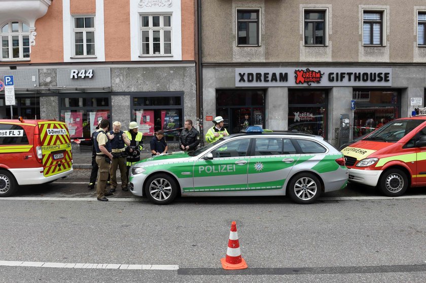 Rzucił się z nożem na ludzi i ranił kilka osób. Mają go!