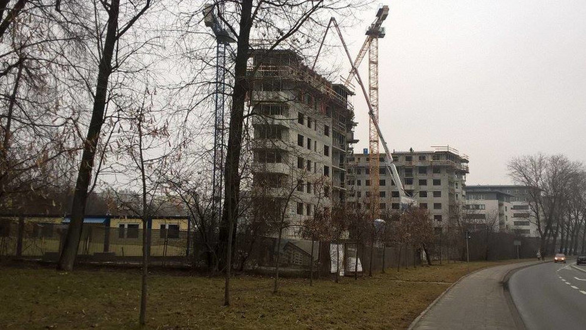 Trwa walka z czasem. Deweloperzy gęsto zabudowują okolice osiedla Piastów, a kolejni inwestorzy chcą stawiać nowe budynki. Radni i mieszkańcy zarzucają urzędnikom opieszałość w tworzeniu planu, który ochroniłby tę część miasta przed chaotyczną zabudową.