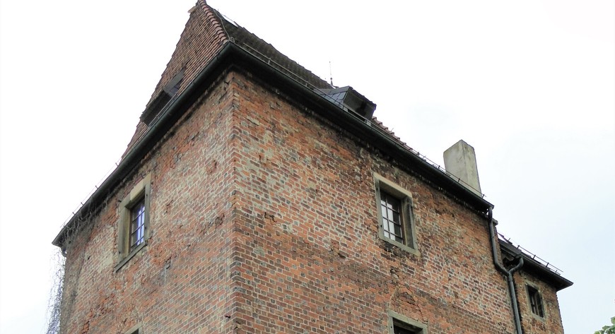 Zabytkowa wieża w Biestrzykowie. FOT. MAŁGORZATA URLICH-KOWNACKA