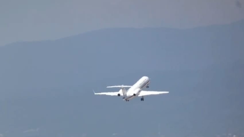 Poletanje aviona Vlade Srbije za Tivat