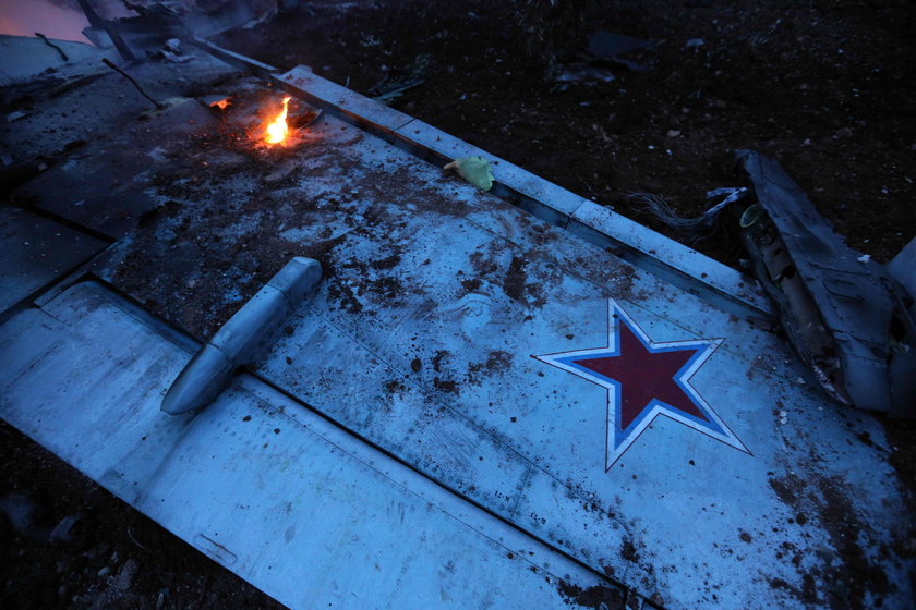 Sarqeb, Syria. Rebelianci zestrzelili rosyjski samolot szturmowy Su-25