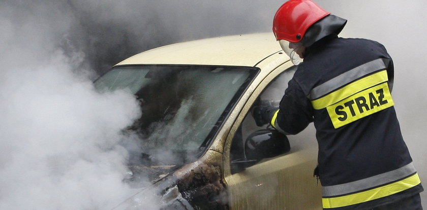 Tajemnicza seria pożarów aut w Słupsku. W nocy spłonęło aż 9 pojazdów!