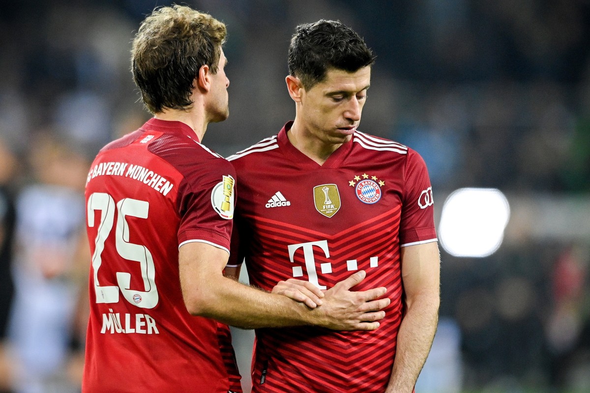 Thomas Mueller (L) i Robert Lewandowski (P)