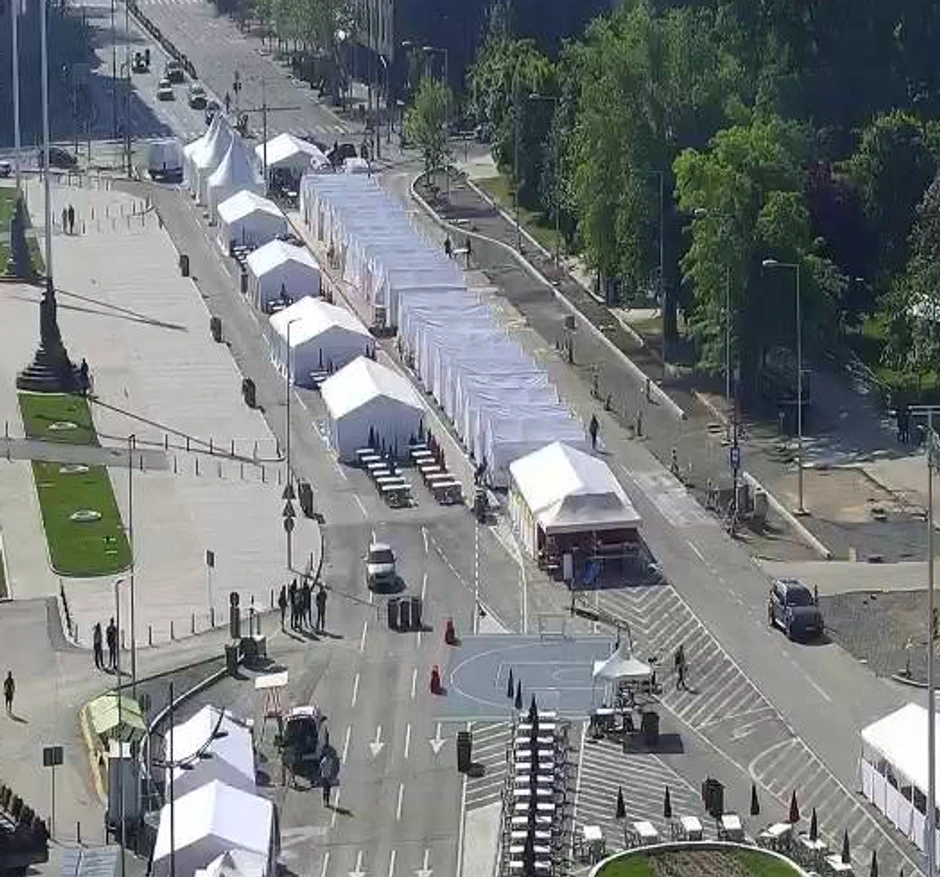 Šatori ispred Skupštine Srbije: Trg Nikole Pašića i dalje je zatvoren za saobraćaj