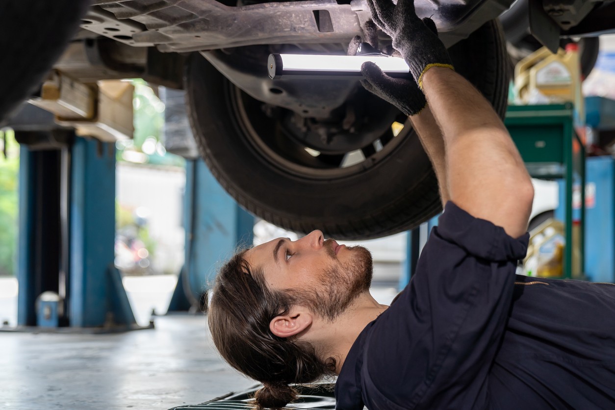 Opotrebované brzdy alebo zavesenie sú najčastejšou príčinou negatívneho výsledku.