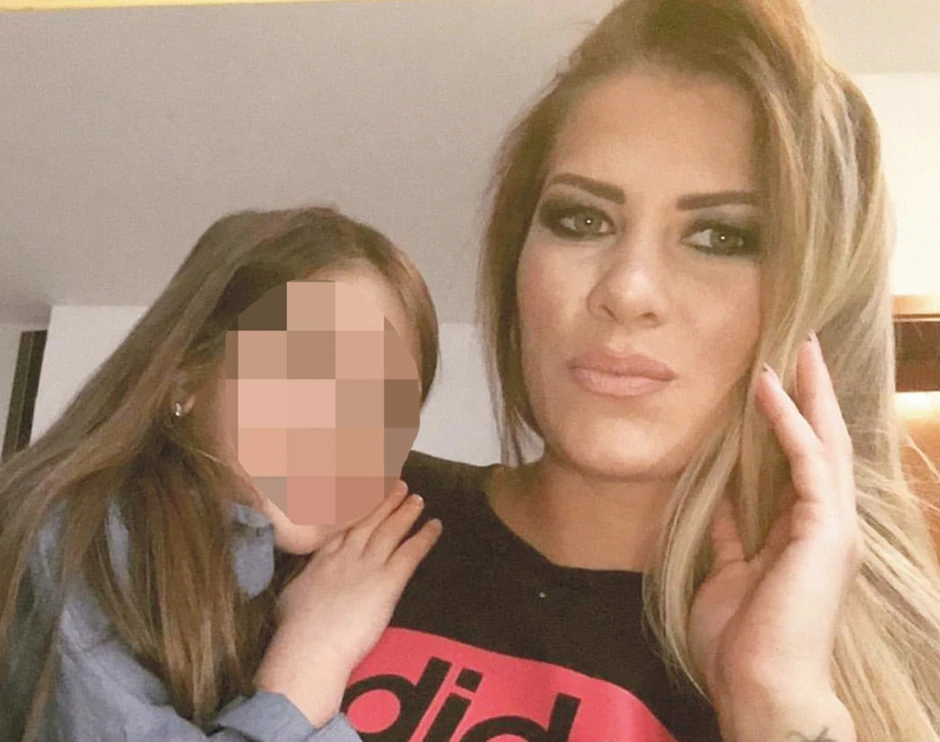 Marina Perišić sa starijom ćerkom