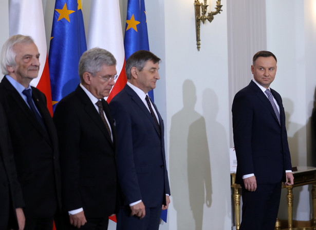 Prezydent Andrzej Duda w obecności premiera Mateusza Morawieckiego powołuje nowych członków Rady Ministrów.
