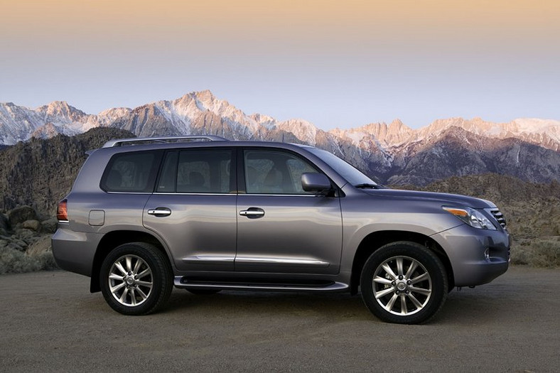 Lexus LX 570 nowa kreacja na temat Land Cruisera