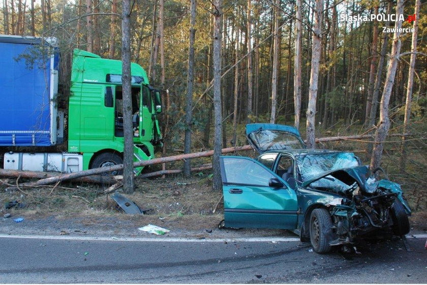 Wjechał autem w ciężarówkę. Nie żyje