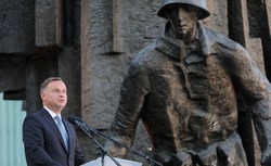 75 rocznica wybuchu Powstania Warszawskiego. Prezydent: Powstańcom zawdzięczamy, że nie było tu sowieckiej republiki