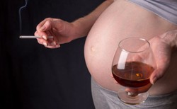 Kolejna pijana matka urodziła pijane dziecko