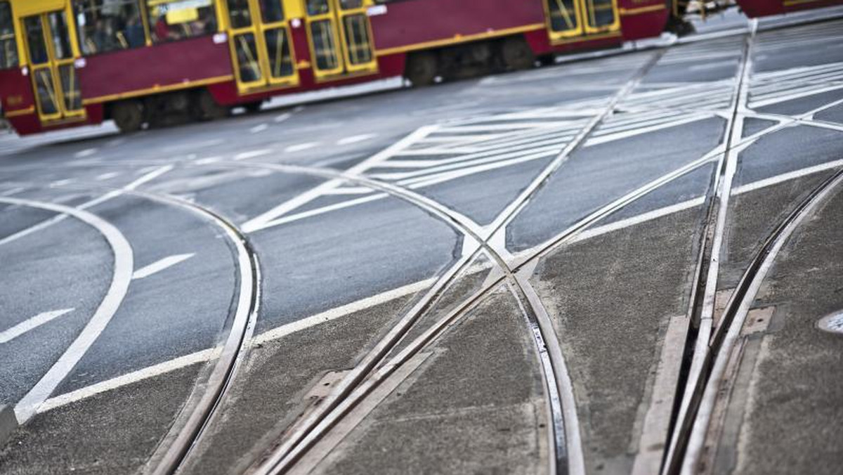 Świętochłowice, jako siódme miasto, dołączyły do projektu modernizacji infrastruktury tramwajowej w aglomeracji katowickiej. W weekend rozpocznie się tam gruntowny remont liczącego ok. 1,8 km odcinka torów linii nr 7, łączącej Katowice z Bytomiem.