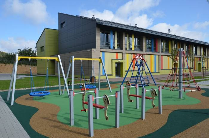 Otwarty w 2019 r. w Strzegomiu nowoczesny budynek przedszkola i żłobka o podwyższonych parametrach energetycznych