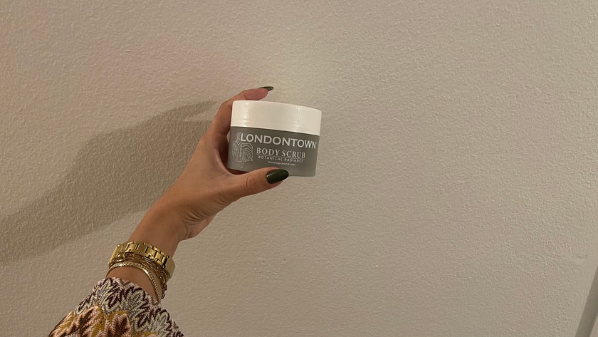 Body Scrub von Londontown für etwa 40 Franken.