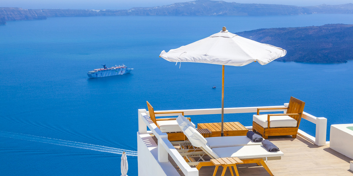 W tej chwili średnie obłożenie w hotelach w części lądowej Grecji wynosi 25 procent, zgodnie z założeniami miało to być 40 procent, z kolei na wyspach obiekty są  wykorzystane jedynie w 10-15 procentach.
