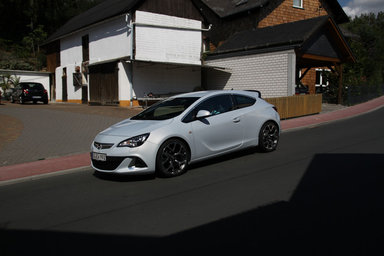 Opel Astra OPC (pierwsza jazda)