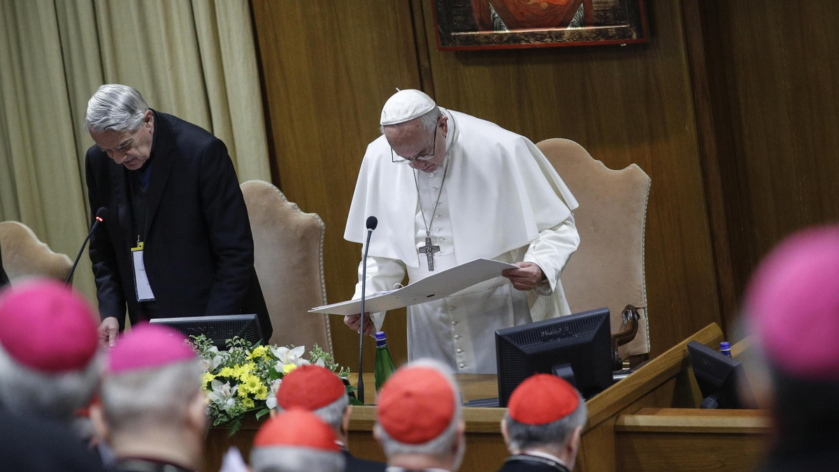 "Ponieśliśmy porażkę, musimy szukać przebaczenia"- mówił kardynał Oswald Gracias z Indii w drugim dniu trwającego w Watykanie pod przewodnictwem papieża Franciszka szczytu na temat walki z pedofilią. Apelował o naprawę szkód i sprawiedliwość dla ofiar.