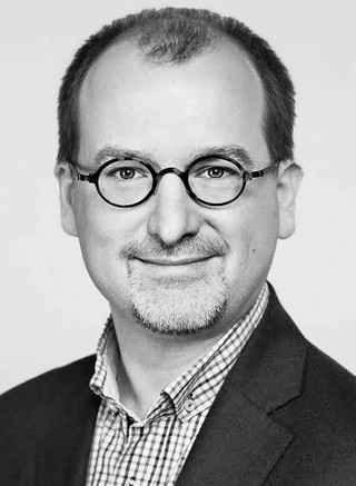 Olgierd Annusewicz, politolog, ekspert ds. wizerunku politycznego, doktor habilitowany nauk społecznych, pracuje w Katedrze Socjologii Polityki i Marketingu Politycznego na Uniwersytecie Warszawskim