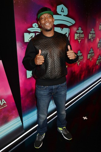 Dizzee Rascal na czerwonym dywanie MTV EMA 2013