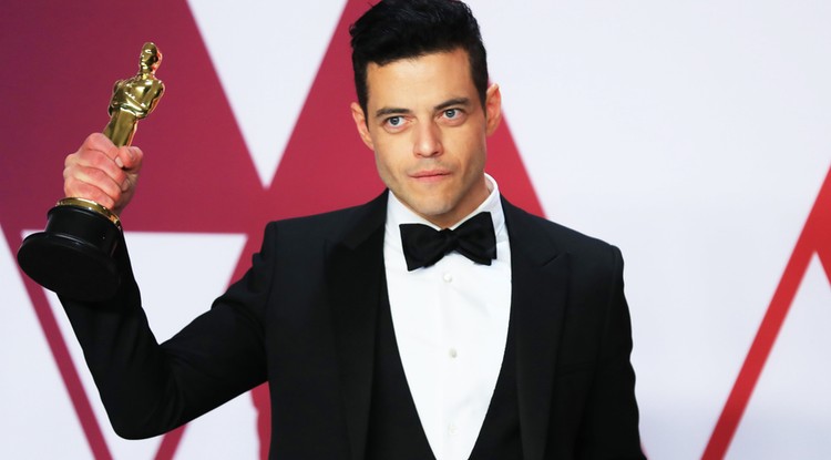 Rami Malek a Bohém Rapszódiáért kapott Oscar-díjával.