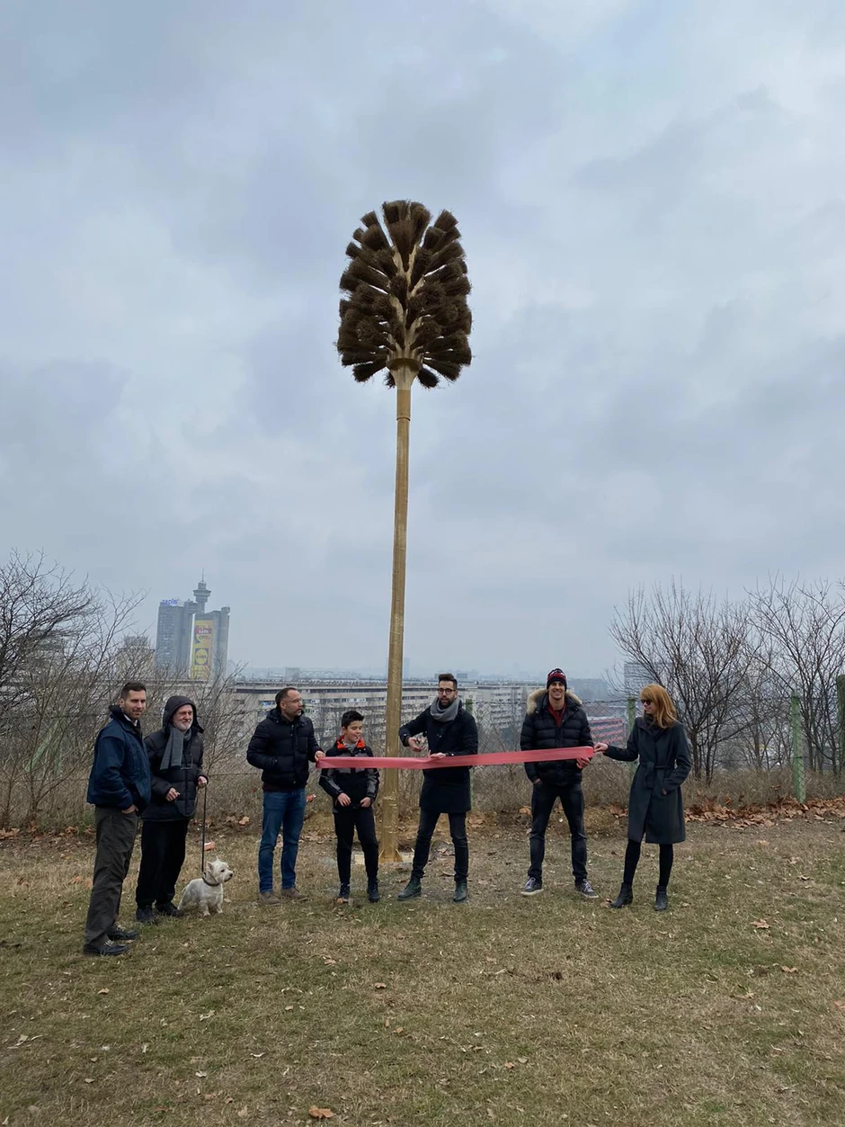 Trenutak presecanja vrpce