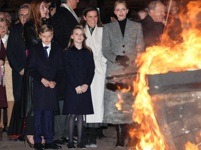 Blizanci Žak i Gabrijela pomogli su roditeljima da zapale brodić