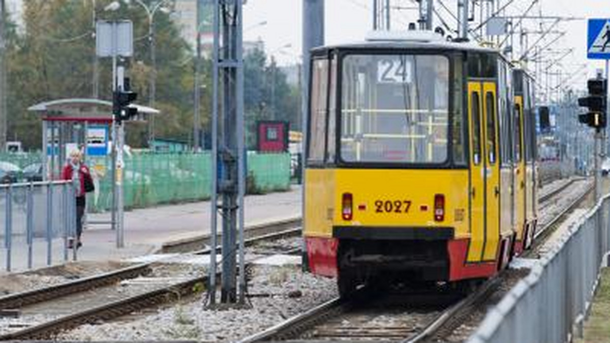 Uwaga pasażerowie! W przyszłym tygodniu rusza remont torów na pętli tramwajowej Nowe Bemowo w Warszawie. W związku z tym zostanie ona zamknięta. To oznacza spore zmiany w kursowaniu tramwajów. Prace potrwają półtora miesiąca.