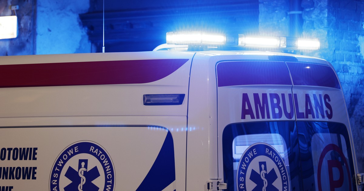 Dramatyczny wypadek pod Gnieznem. 44-latek upadł na szkło. Nie żyje