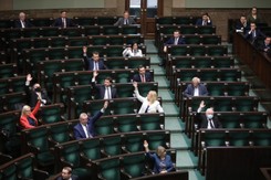 Ustawa o wyborach korespondencyjnych trafi na biurko prezydenta. Sejm odrzucił uchwałę Senatu