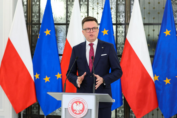 Szymon Hołownia odniósł się do sytuacji związanej z mandatami Kamińskiego i Wąsika