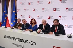 Informacje o śmierci wyborcy nieprawdziwe. PKW: Senior zasłabł