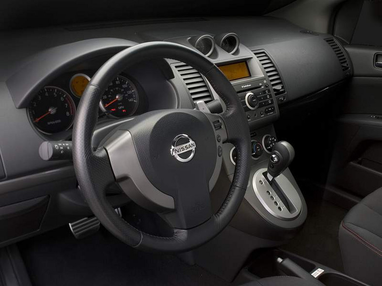 Nissan Sentra SE-R – kompaktowy i drapieżny