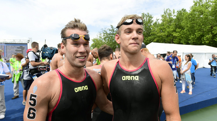 Rasovszky Kristóf (jobbra) 10 kilométeres nyíltvízi úszásban indul /Fotó: MTI-Szigetváry Zsolt