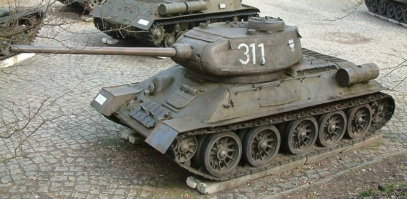 Czołg średni T-34/85 (fot. Radomil, opublikowano na licencji Creative Commons Uznanie autorstwa – Na tych samych warunkach 3.0)