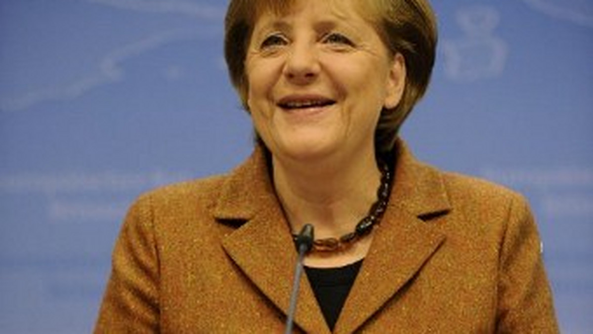 Kanclerz Niemiec Angela Merkel wezwała władze Ukrainy do szybkiego zapewnienia przebywającej w więzieniu byłej premier Julii Tymoszenko właściwej opieki lekarskiej. W dzienniku "Koelner Stadt-Anzeiger" Merkel uznała swój przyjazd na Euro 2012 za sprawę otwartą.