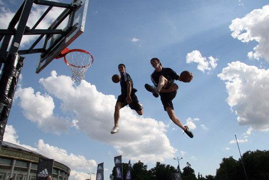 Elképesztő! Kosárlabda a levegőben - Blikk