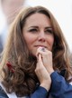 Katalin hercegné eljegyzési gyűrűje eredetileg Diana hercegné eljegyzési gyűrűje volt, így eszmei és piaci értéke is nagy. A zafírgyűrű 675 000 dollárt ér.