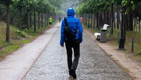 Trocken bei jedem Wetter: Die beliebtesten Regenjacken für Herren im Vergleich