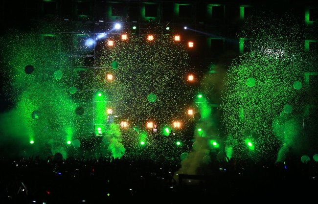 Armin Van Buuren 23 listopada 2016 zagrał swój pierwszy w życiu set w Birmie, w Rangun.