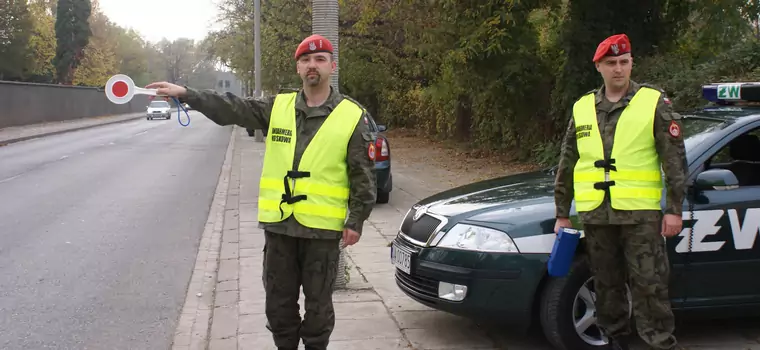 Żandarmeria Wojskowa na drogach przy granicy. Czy może kontrolować kierowców?